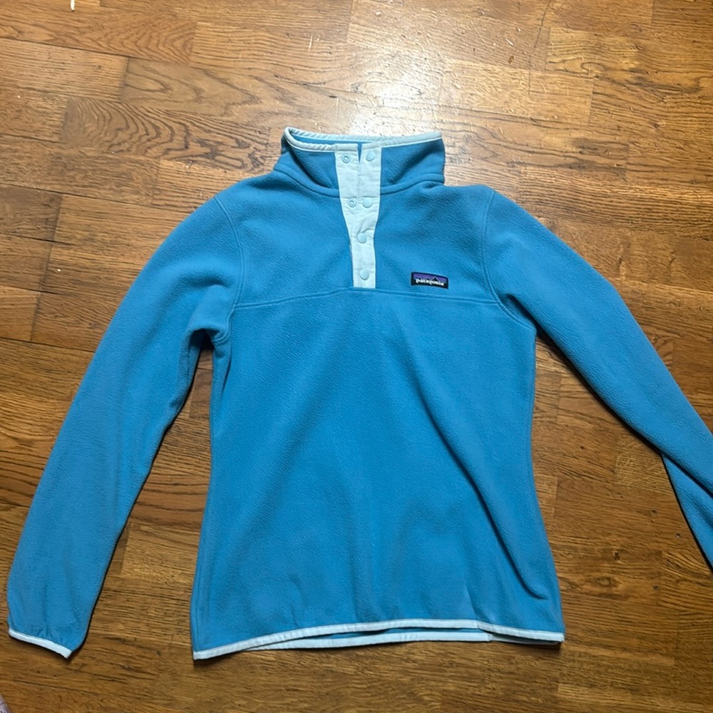 Patagonia XS blue sweater
